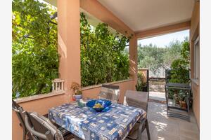 Dvoupokojový apartmán Trogir (A-27140-b(