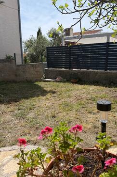 Apartmány s parkovištěm Tribunj, Vodice - 27155