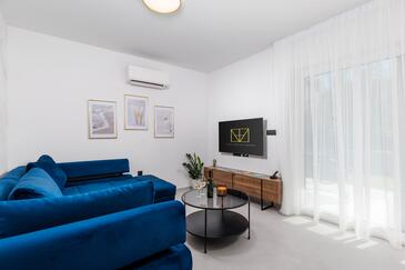 Apartmaji s parkingom Draga Bašćanska, Krk - 27157