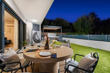 Apartmaji s parkingom Draga Bašćanska, Krk - 27157