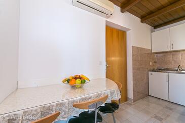 Appartamenti e camere con parcheggio Brella - Brela, Macarsca - Makarska - 2717