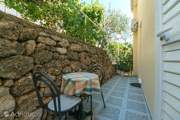Apartments and rooms with parking space Brela, Makarska - 2717