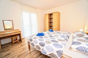 Apartments with parking space Bašanija, Umag - 27188
