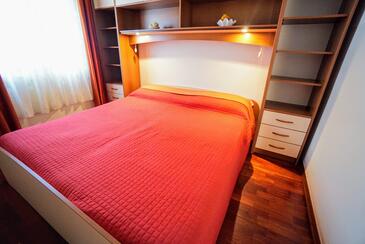 Apartments with WiFi Umag - 27189