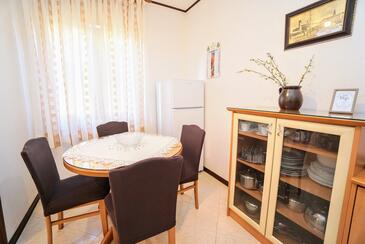Apartments with WiFi Umag - 27189