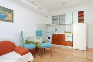 Apartments by the sea Tučepi, Makarska - 2721