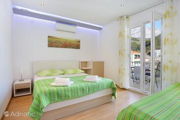 Apartments by the sea Tučepi, Makarska - 2721