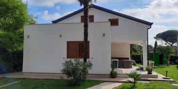 Apartments with parking space Bašanija, Umag - 27238 Adriatic.hr