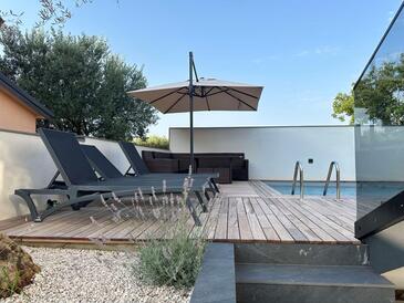 Holiday house with a swimming pool Crveni Vrh, Umag - 27253 Adriatic.hr