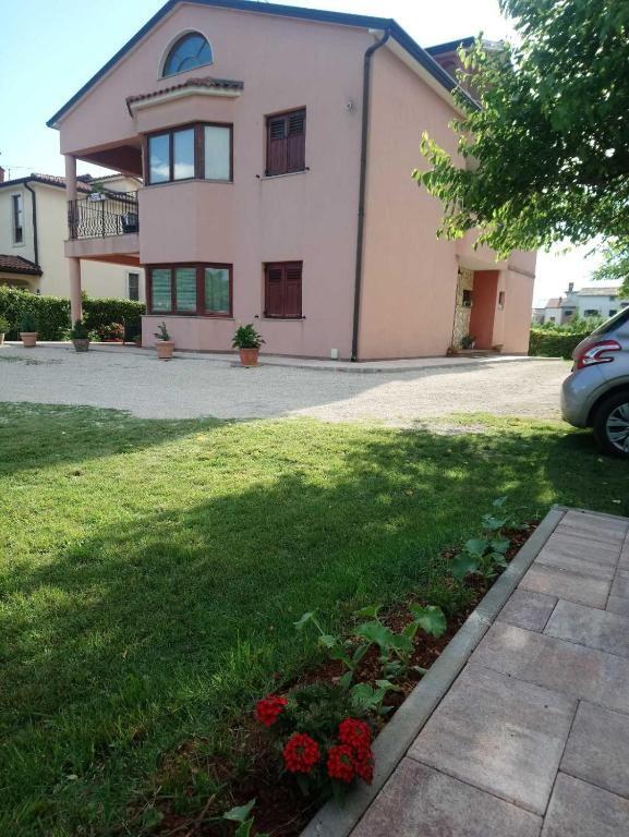 Appartementen met parkeerplaats Rozac, Umag - 27255