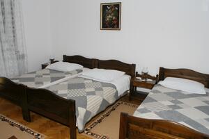 Zimmer Duce, Omis (S-2729-b(