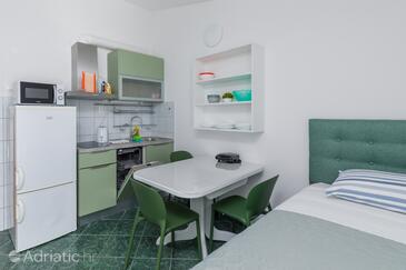 Apartments by the sea Duće, Omiš - 2737