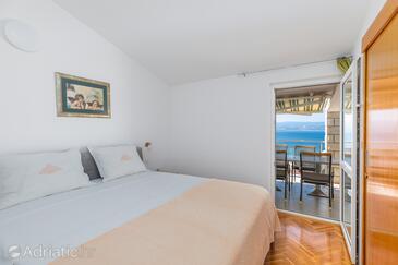 Apartments by the sea Duće, Omiš - 2737