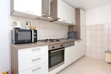 Апартаменти з паркуванням Оміш - Omiš - 2738