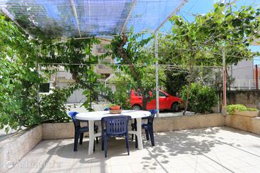 Апартаменти з паркуванням Оміш - Omiš - 2738