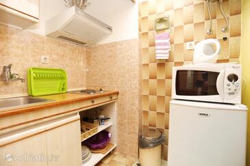 Apartmani s parkingom Omiš - 2738