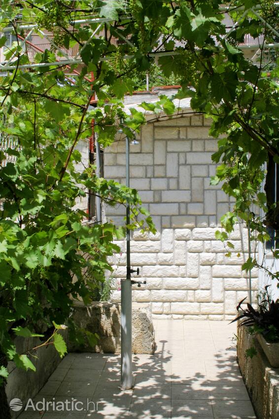 Appartamenti con parcheggio Almissa - Omiš - 2738