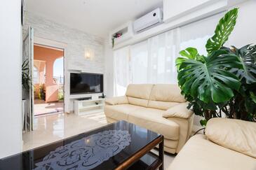Leiligheter med parkering Kastel Stafilic, Kastela - 27426