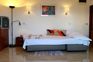 Appartementen aan zee Pisak, Omis - 2743