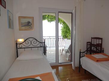 Appartementen aan zee Pisak, Omis - 2743