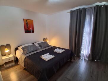 Apartamente cu parcare Rab - 27439