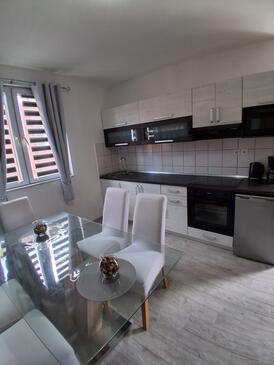 Apartamente cu parcare Rab - 27439