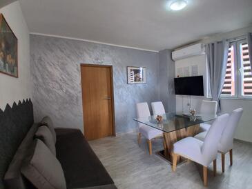 Apartamente cu parcare Rab - 27439