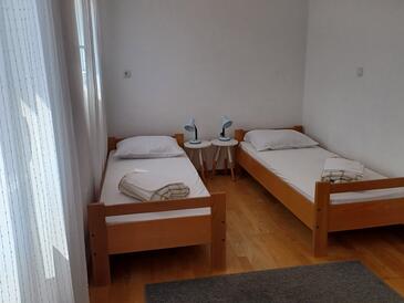 Apartmány s parkovištěm Njivice, Krk - 27440
