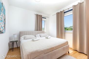 Appartementen met zwembad geschikt voor gezinnen met kinderen Marina, Trogir - 27449