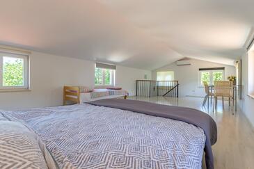 Sommerhus med parkering Liznjan, Medulin - 27450