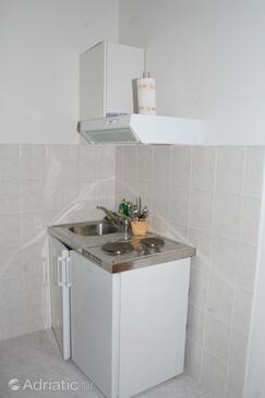 Apartmaji in sobe ob morju Duće, Omiš - 2746