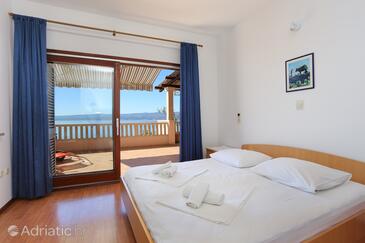 Apartmani uz more Duće, Omiš - 2749