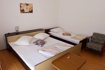 Chambres avec le parking privé Sveti Filip i Jakov, Biograd - 27492
