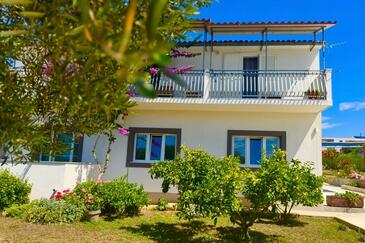 Lejlighedens parkeringsplads Vodice - 27496 Adriatic.hr