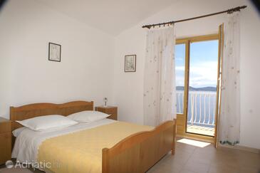 Apartments by the sea Pisak, Omiš - 2750