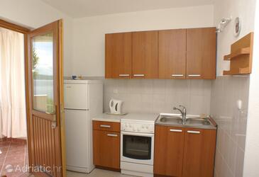 Apartments by the sea Pisak, Omiš - 2750