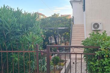 Apartments with parking space Supetar, Brač - 27508