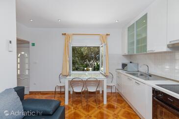 Ferienwohnungen mit Pool Mimice, Omis - 27510