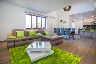 Lejlighedens parkeringsplads Porec - 27519