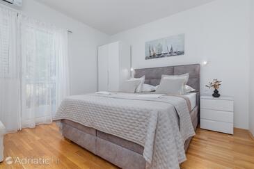 Apartmanok és szobák a tenger mellett Brela, Makarska - 2752