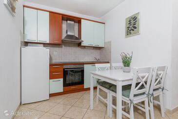 Apartmanok és szobák a tenger mellett Brela, Makarska - 2752