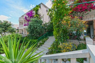 Apartments and rooms by the sea Brela, Makarska - 2752