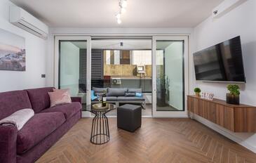 Apartments with WiFi Poreč - 27520