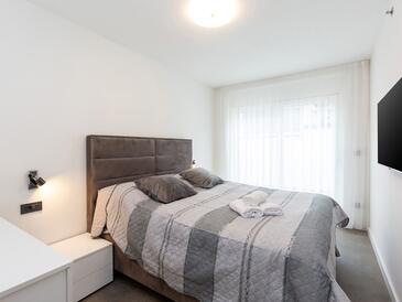 Leiligheter med parkering Porec - 27528
