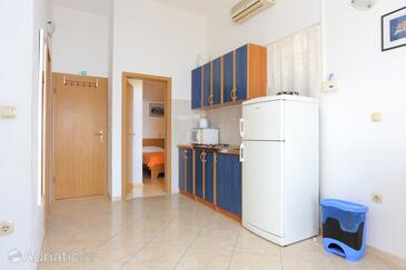 Apartments by the sea Balića Rat, Omiš - 2753