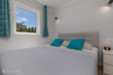 Apartments with swimming pool Mimice, Omiš - 2754