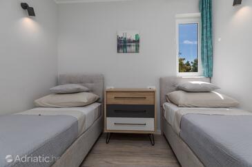 Apartments with swimming pool Mimice, Omiš - 2754