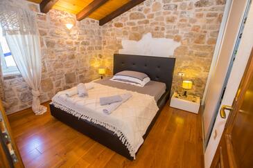 Feriehus med svømmebasseng Porec - 27550