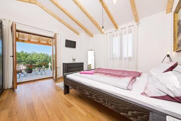 Holiday house with a swimming pool Poreč - 27554