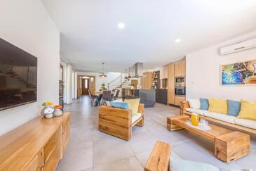 Holiday house with a swimming pool Poreč - 27554